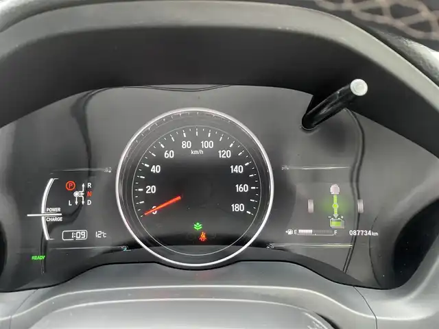 ホンダ ヴェゼル ハイブリッド RS ホンダセンシング 埼玉県 2019(令1)年 8.8万km プラチナホワイトパール /ワンオーナー//社外11型メモリナビ//フルセグTV//バックカメラ//フリップダウンモニター//アダプティブクルーズコントロール//ビルトインETC//スマートキーx2//LEDヘッドライト//LEDフォグ//前2席パワーシート//前2席シートヒーター//ハーフレザーシート//CMBS衝突軽減ブレーキ//LKAS車線維持支援システム//W.サイド.カーテンエアバッグ//ABS//横滑り防止装置//パドルシフト//革巻きステアリング//オートライト//スモークフィルム//純正18インチAW//新車時保証書//取扱説明書//ナビ取説