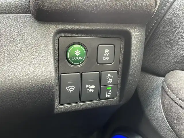 ホンダ ヴェゼル ハイブリッド RS ホンダセンシング 埼玉県 2019(令1)年 8.8万km プラチナホワイトパール /ワンオーナー//社外11型メモリナビ//フルセグTV//バックカメラ//フリップダウンモニター//アダプティブクルーズコントロール//ビルトインETC//スマートキーx2//LEDヘッドライト//LEDフォグ//前2席パワーシート//前2席シートヒーター//ハーフレザーシート//CMBS衝突軽減ブレーキ//LKAS車線維持支援システム//W.サイド.カーテンエアバッグ//ABS//横滑り防止装置//パドルシフト//革巻きステアリング//オートライト//スモークフィルム//純正18インチAW//新車時保証書//取扱説明書//ナビ取説