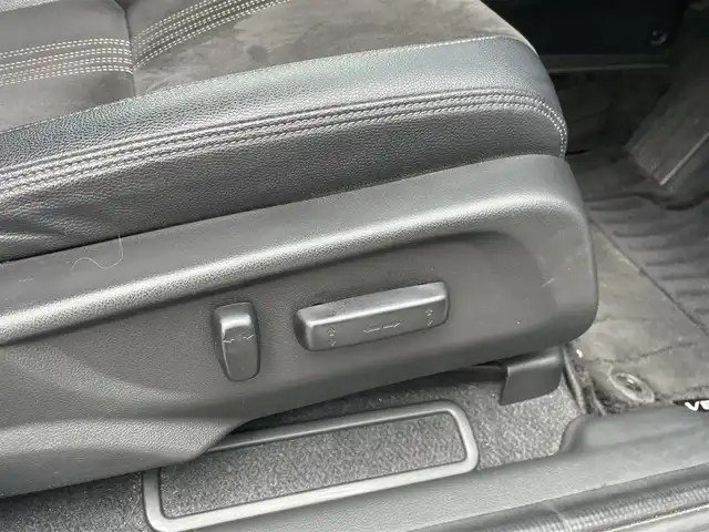 ホンダ ヴェゼル ハイブリッド RS ホンダセンシング 埼玉県 2019(令1)年 8.8万km プラチナホワイトパール /ワンオーナー//社外11型メモリナビ//フルセグTV//バックカメラ//フリップダウンモニター//アダプティブクルーズコントロール//ビルトインETC//スマートキーx2//LEDヘッドライト//LEDフォグ//前2席パワーシート//前2席シートヒーター//ハーフレザーシート//CMBS衝突軽減ブレーキ//LKAS車線維持支援システム//W.サイド.カーテンエアバッグ//ABS//横滑り防止装置//パドルシフト//革巻きステアリング//オートライト//スモークフィルム//純正18インチAW//新車時保証書//取扱説明書//ナビ取説