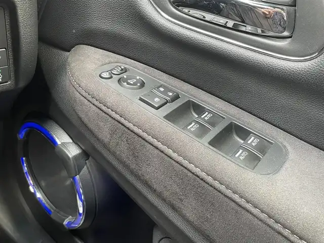 ホンダ ヴェゼル ハイブリッド RS ホンダセンシング 埼玉県 2019(令1)年 8.8万km プラチナホワイトパール /ワンオーナー//社外11型メモリナビ//フルセグTV//バックカメラ//フリップダウンモニター//アダプティブクルーズコントロール//ビルトインETC//スマートキーx2//LEDヘッドライト//LEDフォグ//前2席パワーシート//前2席シートヒーター//ハーフレザーシート//CMBS衝突軽減ブレーキ//LKAS車線維持支援システム//W.サイド.カーテンエアバッグ//ABS//横滑り防止装置//パドルシフト//革巻きステアリング//オートライト//スモークフィルム//純正18インチAW//新車時保証書//取扱説明書//ナビ取説