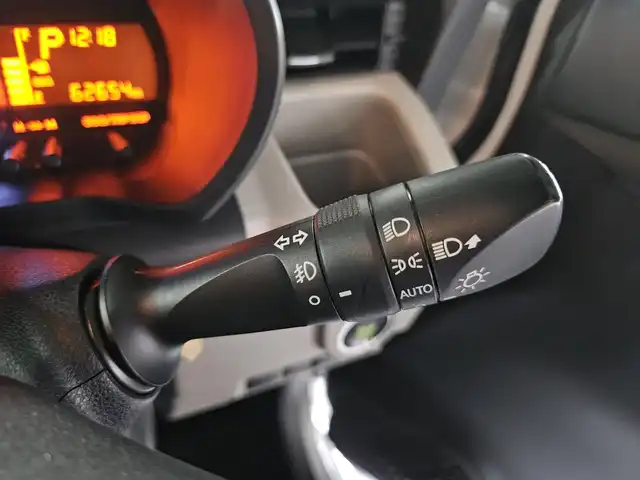 ダイハツ ムーヴ X リミテッド SAⅢ 鹿児島県 2019(平31)年 6.3万km パールホワイトⅢ 〇純正ナビ/〇フルセグTV/〇バックカメラ/〇ビルトインETC/〇スマートアシスト3/〇ecoIDOLシステム/〇アイドリングストップ/〇オートハイビーム/〇オートライト/〇革巻きステアリングホイール/ステアリングスイッチ/〇シートリフター/シートヒーター/〇キーフリーシステム/プッシュボタンスタート/〇スペアキー/〇禁煙車