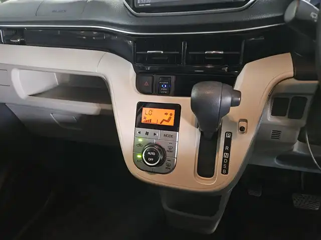 ダイハツ ムーヴ X リミテッド SAⅢ 鹿児島県 2019(平31)年 6.3万km パールホワイトⅢ 〇純正ナビ/〇フルセグTV/〇バックカメラ/〇ビルトインETC/〇スマートアシスト3/〇ecoIDOLシステム/〇アイドリングストップ/〇オートハイビーム/〇オートライト/〇革巻きステアリングホイール/ステアリングスイッチ/〇シートリフター/シートヒーター/〇キーフリーシステム/プッシュボタンスタート/〇スペアキー/〇禁煙車