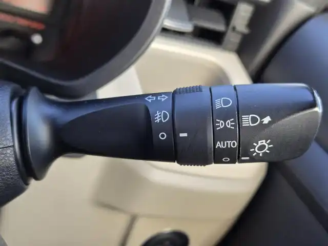 ダイハツ ムーヴ X リミテッド SAⅢ 鹿児島県 2019(平31)年 6.3万km パールホワイトⅢ 〇純正ナビ/〇フルセグTV/〇バックカメラ/〇ビルトインETC/〇スマートアシスト3/〇ecoIDOLシステム/〇アイドリングストップ/〇オートハイビーム/〇オートライト/〇革巻きステアリングホイール/ステアリングスイッチ/〇シートリフター/シートヒーター/〇キーフリーシステム/プッシュボタンスタート/〇スペアキー/〇禁煙車