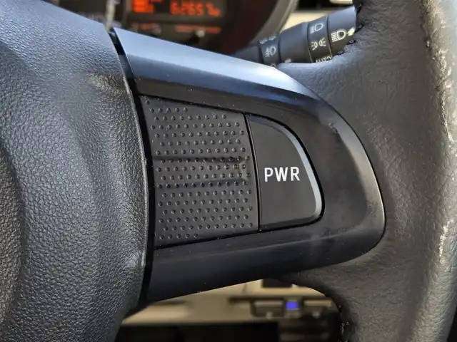 ダイハツ ムーヴ X リミテッド SAⅢ 鹿児島県 2019(平31)年 6.3万km パールホワイトⅢ 〇純正ナビ/〇フルセグTV/〇バックカメラ/〇ビルトインETC/〇スマートアシスト3/〇ecoIDOLシステム/〇アイドリングストップ/〇オートハイビーム/〇オートライト/〇革巻きステアリングホイール/ステアリングスイッチ/〇シートリフター/シートヒーター/〇キーフリーシステム/プッシュボタンスタート/〇スペアキー/〇禁煙車