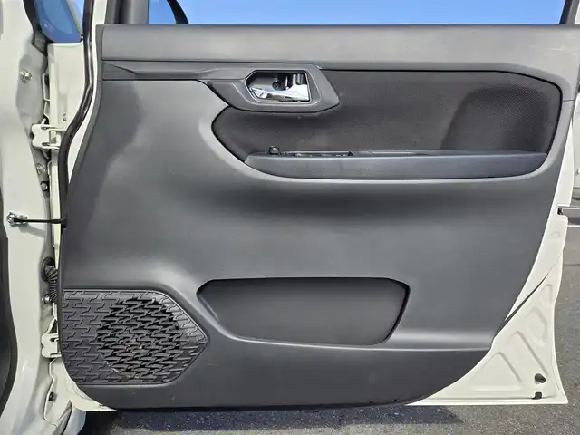 ダイハツ ムーヴ X リミテッド SAⅢ 鹿児島県 2019(平31)年 6.3万km パールホワイトⅢ 〇純正ナビ/〇フルセグTV/〇バックカメラ/〇ビルトインETC/〇スマートアシスト3/〇ecoIDOLシステム/〇アイドリングストップ/〇オートハイビーム/〇オートライト/〇革巻きステアリングホイール/ステアリングスイッチ/〇シートリフター/シートヒーター/〇キーフリーシステム/プッシュボタンスタート/〇スペアキー/〇禁煙車