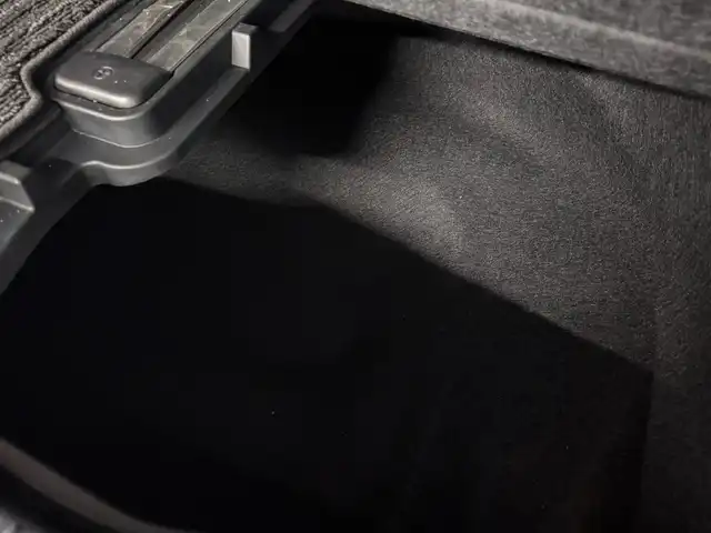 トヨタ アルファード S Cパッケージ 三重県 2020(令2)年 2.4万km ホワイトパールクリスタルシャイン ガソリン/FF/MTモード付インパネCVT/純正 9インチディスプレイオーディオ＋ナビ/（FM/AM/CD*/DVD*/USB/iPod/Bluetooth/TV/Miracast）/12.1インチ 後席モニター V12T-R68C/バックガイドモニター/両側パワースライドドア/ビルトイン ETC/Toyota Safety Sense/・プリクラッシュセーフティ/・レーントレーシングアシスト/・クリアランスソナー/・パーキングサポートブレーキ/・アダプティブハイビームシステム/・レーダークルコン/・ロードサインアシスト/・先行車発進告知機能/など/装備/・【OP】ツインムーンルーフ/・合皮シート/・パワーシート（D/N）/・エグゼクティブパワーシート（電動リクライニング＆オットマン（N/2nd））/・パワーバックドア/・シートヒーター・ベンチレーション（D/N）/・ステアリングヒーター/・オートライト/・3眼フルLEDヘッドランプ＋フロントフォグランプ/・ステアリングスイッチ/・左右・後席独立オートエアコン/・自動防眩ルームミラー/・純正18inAW/・保/取/ナビ取/マルチ取/・スマートキーx2/など