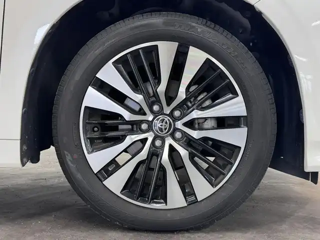 トヨタ アルファード S Cパッケージ 三重県 2020(令2)年 2.4万km ホワイトパールクリスタルシャイン ガソリン/FF/MTモード付インパネCVT/純正 9インチディスプレイオーディオ＋ナビ/（FM/AM/CD*/DVD*/USB/iPod/Bluetooth/TV/Miracast）/12.1インチ 後席モニター V12T-R68C/バックガイドモニター/両側パワースライドドア/ビルトイン ETC/Toyota Safety Sense/・プリクラッシュセーフティ/・レーントレーシングアシスト/・クリアランスソナー/・パーキングサポートブレーキ/・アダプティブハイビームシステム/・レーダークルコン/・ロードサインアシスト/・先行車発進告知機能/など/装備/・【OP】ツインムーンルーフ/・合皮シート/・パワーシート（D/N）/・エグゼクティブパワーシート（電動リクライニング＆オットマン（N/2nd））/・パワーバックドア/・シートヒーター・ベンチレーション（D/N）/・ステアリングヒーター/・オートライト/・3眼フルLEDヘッドランプ＋フロントフォグランプ/・ステアリングスイッチ/・左右・後席独立オートエアコン/・自動防眩ルームミラー/・純正18inAW/・保/取/ナビ取/マルチ取/・スマートキーx2/など