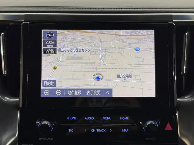トヨタ アルファード S Cパッケージ 三重県 2020(令2)年 2.4万km ホワイトパールクリスタルシャイン ガソリン/FF/MTモード付インパネCVT/純正 9インチディスプレイオーディオ＋ナビ/（FM/AM/CD*/DVD*/USB/iPod/Bluetooth/TV/Miracast）/12.1インチ 後席モニター V12T-R68C/バックガイドモニター/両側パワースライドドア/ビルトイン ETC/Toyota Safety Sense/・プリクラッシュセーフティ/・レーントレーシングアシスト/・クリアランスソナー/・パーキングサポートブレーキ/・アダプティブハイビームシステム/・レーダークルコン/・ロードサインアシスト/・先行車発進告知機能/など/装備/・【OP】ツインムーンルーフ/・合皮シート/・パワーシート（D/N）/・エグゼクティブパワーシート（電動リクライニング＆オットマン（N/2nd））/・パワーバックドア/・シートヒーター・ベンチレーション（D/N）/・ステアリングヒーター/・オートライト/・3眼フルLEDヘッドランプ＋フロントフォグランプ/・ステアリングスイッチ/・左右・後席独立オートエアコン/・自動防眩ルームミラー/・純正18inAW/・保/取/ナビ取/マルチ取/・スマートキーx2/など