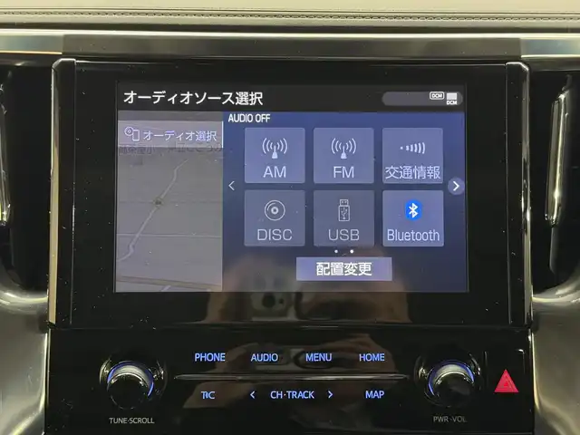 トヨタ アルファード S Cパッケージ 三重県 2020(令2)年 2.4万km ホワイトパールクリスタルシャイン ガソリン/FF/MTモード付インパネCVT/純正 9インチディスプレイオーディオ＋ナビ/（FM/AM/CD*/DVD*/USB/iPod/Bluetooth/TV/Miracast）/12.1インチ 後席モニター V12T-R68C/バックガイドモニター/両側パワースライドドア/ビルトイン ETC/Toyota Safety Sense/・プリクラッシュセーフティ/・レーントレーシングアシスト/・クリアランスソナー/・パーキングサポートブレーキ/・アダプティブハイビームシステム/・レーダークルコン/・ロードサインアシスト/・先行車発進告知機能/など/装備/・【OP】ツインムーンルーフ/・合皮シート/・パワーシート（D/N）/・エグゼクティブパワーシート（電動リクライニング＆オットマン（N/2nd））/・パワーバックドア/・シートヒーター・ベンチレーション（D/N）/・ステアリングヒーター/・オートライト/・3眼フルLEDヘッドランプ＋フロントフォグランプ/・ステアリングスイッチ/・左右・後席独立オートエアコン/・自動防眩ルームミラー/・純正18inAW/・保/取/ナビ取/マルチ取/・スマートキーx2/など