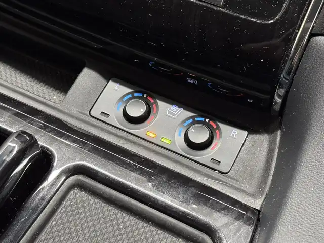 トヨタ アルファード S Cパッケージ 三重県 2020(令2)年 2.4万km ホワイトパールクリスタルシャイン ガソリン/FF/MTモード付インパネCVT/純正 9インチディスプレイオーディオ＋ナビ/（FM/AM/CD*/DVD*/USB/iPod/Bluetooth/TV/Miracast）/12.1インチ 後席モニター V12T-R68C/バックガイドモニター/両側パワースライドドア/ビルトイン ETC/Toyota Safety Sense/・プリクラッシュセーフティ/・レーントレーシングアシスト/・クリアランスソナー/・パーキングサポートブレーキ/・アダプティブハイビームシステム/・レーダークルコン/・ロードサインアシスト/・先行車発進告知機能/など/装備/・【OP】ツインムーンルーフ/・合皮シート/・パワーシート（D/N）/・エグゼクティブパワーシート（電動リクライニング＆オットマン（N/2nd））/・パワーバックドア/・シートヒーター・ベンチレーション（D/N）/・ステアリングヒーター/・オートライト/・3眼フルLEDヘッドランプ＋フロントフォグランプ/・ステアリングスイッチ/・左右・後席独立オートエアコン/・自動防眩ルームミラー/・純正18inAW/・保/取/ナビ取/マルチ取/・スマートキーx2/など