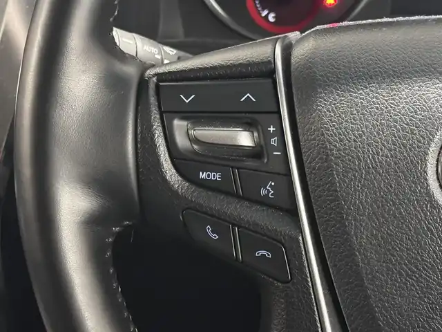 トヨタ アルファード S Cパッケージ 三重県 2020(令2)年 2.4万km ホワイトパールクリスタルシャイン ガソリン/FF/MTモード付インパネCVT/純正 9インチディスプレイオーディオ＋ナビ/（FM/AM/CD*/DVD*/USB/iPod/Bluetooth/TV/Miracast）/12.1インチ 後席モニター V12T-R68C/バックガイドモニター/両側パワースライドドア/ビルトイン ETC/Toyota Safety Sense/・プリクラッシュセーフティ/・レーントレーシングアシスト/・クリアランスソナー/・パーキングサポートブレーキ/・アダプティブハイビームシステム/・レーダークルコン/・ロードサインアシスト/・先行車発進告知機能/など/装備/・【OP】ツインムーンルーフ/・合皮シート/・パワーシート（D/N）/・エグゼクティブパワーシート（電動リクライニング＆オットマン（N/2nd））/・パワーバックドア/・シートヒーター・ベンチレーション（D/N）/・ステアリングヒーター/・オートライト/・3眼フルLEDヘッドランプ＋フロントフォグランプ/・ステアリングスイッチ/・左右・後席独立オートエアコン/・自動防眩ルームミラー/・純正18inAW/・保/取/ナビ取/マルチ取/・スマートキーx2/など