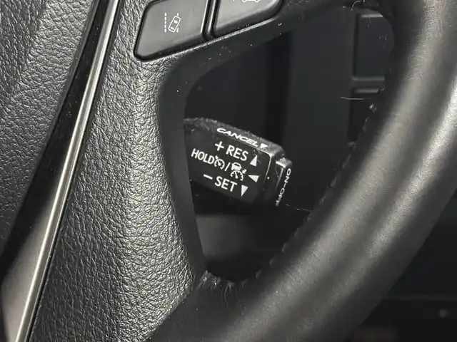 トヨタ アルファード S Cパッケージ 三重県 2020(令2)年 2.4万km ホワイトパールクリスタルシャイン ガソリン/FF/MTモード付インパネCVT/純正 9インチディスプレイオーディオ＋ナビ/（FM/AM/CD*/DVD*/USB/iPod/Bluetooth/TV/Miracast）/12.1インチ 後席モニター V12T-R68C/バックガイドモニター/両側パワースライドドア/ビルトイン ETC/Toyota Safety Sense/・プリクラッシュセーフティ/・レーントレーシングアシスト/・クリアランスソナー/・パーキングサポートブレーキ/・アダプティブハイビームシステム/・レーダークルコン/・ロードサインアシスト/・先行車発進告知機能/など/装備/・【OP】ツインムーンルーフ/・合皮シート/・パワーシート（D/N）/・エグゼクティブパワーシート（電動リクライニング＆オットマン（N/2nd））/・パワーバックドア/・シートヒーター・ベンチレーション（D/N）/・ステアリングヒーター/・オートライト/・3眼フルLEDヘッドランプ＋フロントフォグランプ/・ステアリングスイッチ/・左右・後席独立オートエアコン/・自動防眩ルームミラー/・純正18inAW/・保/取/ナビ取/マルチ取/・スマートキーx2/など