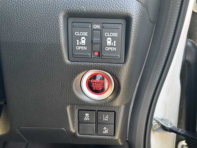 ホンダ Ｎ ＢＯＸ カスタム G L ターボ ホンダセンシング 愛知県 2020(令2)年 3.3万km プラチナホワイトパール ワンオーナー/禁煙車/社外carrozzeriaメモリナビ/　DISC/BT/USB/AUX/HDMI/AM/FM/フルセグTV/デジタルインナーミラー/前後ドラレコ/両側パワースライドドア/バックカメラ/ビルトインETC/追従機能付きクルーズコントロール/レーンキープアシスト/衝突被害軽減システム/横滑り防止装置/革巻きステアリング/ステアリングスイッチ/パドルシフト/前席シートヒーター/USB端子/アイドリングストップ/後席サンシェード/オートライト/LEDヘッドライト/フォグランプ/純正フロアマット/社外16インチAW（EXPLODE）/W＋サイドエアバッグ/取説/保証書/スペアキー