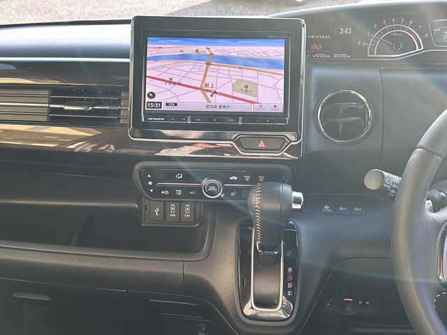 ホンダ Ｎ ＢＯＸ カスタム G L ターボ ホンダセンシング 愛知県 2020(令2)年 3.3万km プラチナホワイトパール ワンオーナー/禁煙車/社外carrozzeriaメモリナビ/　DISC/BT/USB/AUX/HDMI/AM/FM/フルセグTV/デジタルインナーミラー/前後ドラレコ/両側パワースライドドア/バックカメラ/ビルトインETC/追従機能付きクルーズコントロール/レーンキープアシスト/衝突被害軽減システム/横滑り防止装置/革巻きステアリング/ステアリングスイッチ/パドルシフト/前席シートヒーター/USB端子/アイドリングストップ/後席サンシェード/オートライト/LEDヘッドライト/フォグランプ/純正フロアマット/社外16インチAW（EXPLODE）/W＋サイドエアバッグ/取説/保証書/スペアキー