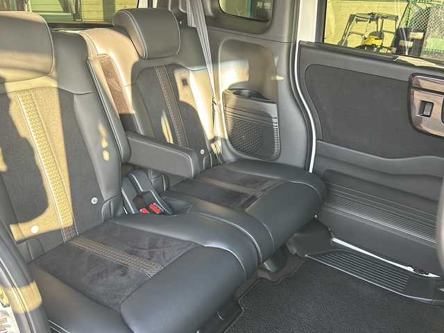 ホンダ Ｎ ＢＯＸ カスタム G L ターボ ホンダセンシング 愛知県 2020(令2)年 3.3万km プラチナホワイトパール ワンオーナー/禁煙車/社外carrozzeriaメモリナビ/　DISC/BT/USB/AUX/HDMI/AM/FM/フルセグTV/デジタルインナーミラー/前後ドラレコ/両側パワースライドドア/バックカメラ/ビルトインETC/追従機能付きクルーズコントロール/レーンキープアシスト/衝突被害軽減システム/横滑り防止装置/革巻きステアリング/ステアリングスイッチ/パドルシフト/前席シートヒーター/USB端子/アイドリングストップ/後席サンシェード/オートライト/LEDヘッドライト/フォグランプ/純正フロアマット/社外16インチAW（EXPLODE）/W＋サイドエアバッグ/取説/保証書/スペアキー