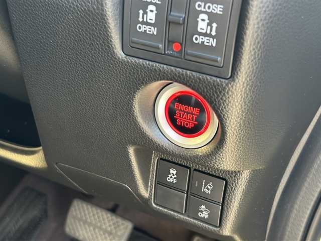 ホンダ Ｎ ＢＯＸ カスタム G L ターボ ホンダセンシング 愛知県 2020(令2)年 3.3万km プラチナホワイトパール ワンオーナー/禁煙車/社外carrozzeriaメモリナビ/　DISC/BT/USB/AUX/HDMI/AM/FM/フルセグTV/デジタルインナーミラー/前後ドラレコ/両側パワースライドドア/バックカメラ/ビルトインETC/追従機能付きクルーズコントロール/レーンキープアシスト/衝突被害軽減システム/横滑り防止装置/革巻きステアリング/ステアリングスイッチ/パドルシフト/前席シートヒーター/USB端子/アイドリングストップ/後席サンシェード/オートライト/LEDヘッドライト/フォグランプ/純正フロアマット/社外16インチAW（EXPLODE）/W＋サイドエアバッグ/取説/保証書/スペアキー