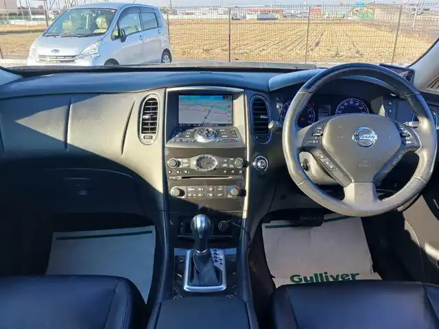 日産 スカイライン クロスオーバー 370GT Type P 富山県 2012(平24)年 9.2万km スーパーブラック インテリジェントクルコンセット/純正ナビ/フルセグTV/アラウンドビューモニター/ビルトインETC/ドライブレコーダー/全車速追従クルーズコントロール/前後ソナー機能/追突軽減機能/前方車両接近警報/車線逸脱防止支援システム/車線逸脱警報/ステアリング連動HIDヘッドランプ/オートライト/オートエアコン/革巻きステアリング/ステアリングスイッチ/ブラック革シート/前席パワーシート/シートヒーター/運転席ポジションメモリー/純正18インチアルミホイール/スマートキー/プッシュエンジンスターター/禁煙車