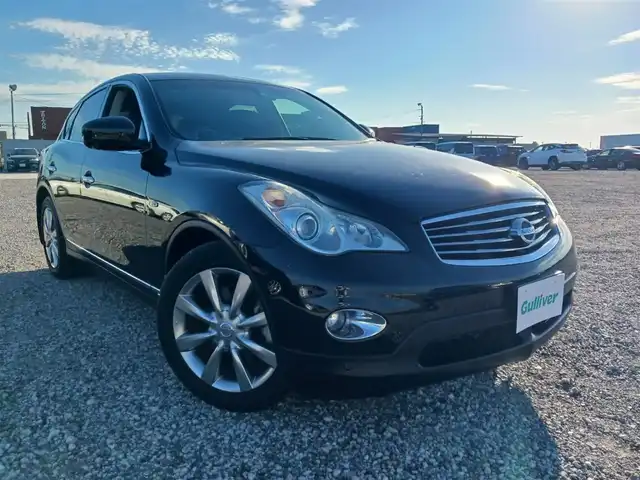 日産 スカイライン クロスオーバー 370GT Type P 富山県 2012(平24)年 9.2万km スーパーブラック インテリジェントクルコンセット/純正ナビ/フルセグTV/アラウンドビューモニター/ビルトインETC/ドライブレコーダー/全車速追従クルーズコントロール/前後ソナー機能/追突軽減機能/前方車両接近警報/車線逸脱防止支援システム/車線逸脱警報/ステアリング連動HIDヘッドランプ/オートライト/オートエアコン/革巻きステアリング/ステアリングスイッチ/ブラック革シート/前席パワーシート/シートヒーター/運転席ポジションメモリー/純正18インチアルミホイール/スマートキー/プッシュエンジンスターター/禁煙車