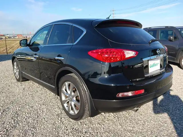 日産 スカイライン クロスオーバー 370GT Type P 富山県 2012(平24)年 9.2万km スーパーブラック インテリジェントクルコンセット/純正ナビ/フルセグTV/アラウンドビューモニター/ビルトインETC/ドライブレコーダー/全車速追従クルーズコントロール/前後ソナー機能/追突軽減機能/前方車両接近警報/車線逸脱防止支援システム/車線逸脱警報/ステアリング連動HIDヘッドランプ/オートライト/オートエアコン/革巻きステアリング/ステアリングスイッチ/ブラック革シート/前席パワーシート/シートヒーター/運転席ポジションメモリー/純正18インチアルミホイール/スマートキー/プッシュエンジンスターター/禁煙車