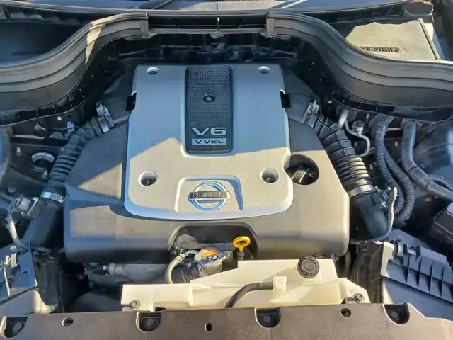 日産 スカイライン クロスオーバー 370GT Type P 富山県 2012(平24)年 9.2万km スーパーブラック インテリジェントクルコンセット/純正ナビ/フルセグTV/アラウンドビューモニター/ビルトインETC/ドライブレコーダー/全車速追従クルーズコントロール/前後ソナー機能/追突軽減機能/前方車両接近警報/車線逸脱防止支援システム/車線逸脱警報/ステアリング連動HIDヘッドランプ/オートライト/オートエアコン/革巻きステアリング/ステアリングスイッチ/ブラック革シート/前席パワーシート/シートヒーター/運転席ポジションメモリー/純正18インチアルミホイール/スマートキー/プッシュエンジンスターター/禁煙車