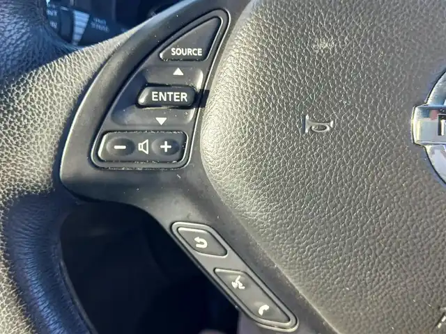 日産 スカイライン クロスオーバー 370GT Type P 富山県 2012(平24)年 9.2万km スーパーブラック インテリジェントクルコンセット/純正ナビ/フルセグTV/アラウンドビューモニター/ビルトインETC/ドライブレコーダー/全車速追従クルーズコントロール/前後ソナー機能/追突軽減機能/前方車両接近警報/車線逸脱防止支援システム/車線逸脱警報/ステアリング連動HIDヘッドランプ/オートライト/オートエアコン/革巻きステアリング/ステアリングスイッチ/ブラック革シート/前席パワーシート/シートヒーター/運転席ポジションメモリー/純正18インチアルミホイール/スマートキー/プッシュエンジンスターター/禁煙車