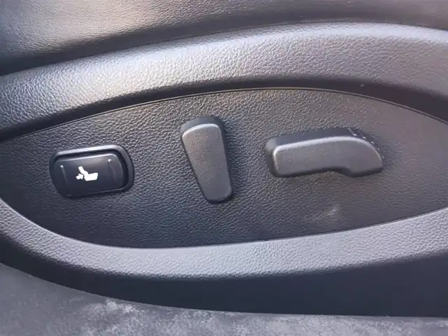 日産 スカイライン クロスオーバー 370GT Type P 富山県 2012(平24)年 9.2万km スーパーブラック インテリジェントクルコンセット/純正ナビ/フルセグTV/アラウンドビューモニター/ビルトインETC/ドライブレコーダー/全車速追従クルーズコントロール/前後ソナー機能/追突軽減機能/前方車両接近警報/車線逸脱防止支援システム/車線逸脱警報/ステアリング連動HIDヘッドランプ/オートライト/オートエアコン/革巻きステアリング/ステアリングスイッチ/ブラック革シート/前席パワーシート/シートヒーター/運転席ポジションメモリー/純正18インチアルミホイール/スマートキー/プッシュエンジンスターター/禁煙車