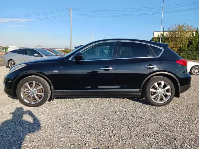 日産 スカイライン クロスオーバー 370GT Type P 富山県 2012(平24)年 9.2万km スーパーブラック インテリジェントクルコンセット/純正ナビ/フルセグTV/アラウンドビューモニター/ビルトインETC/ドライブレコーダー/全車速追従クルーズコントロール/前後ソナー機能/追突軽減機能/前方車両接近警報/車線逸脱防止支援システム/車線逸脱警報/ステアリング連動HIDヘッドランプ/オートライト/オートエアコン/革巻きステアリング/ステアリングスイッチ/ブラック革シート/前席パワーシート/シートヒーター/運転席ポジションメモリー/純正18インチアルミホイール/スマートキー/プッシュエンジンスターター/禁煙車