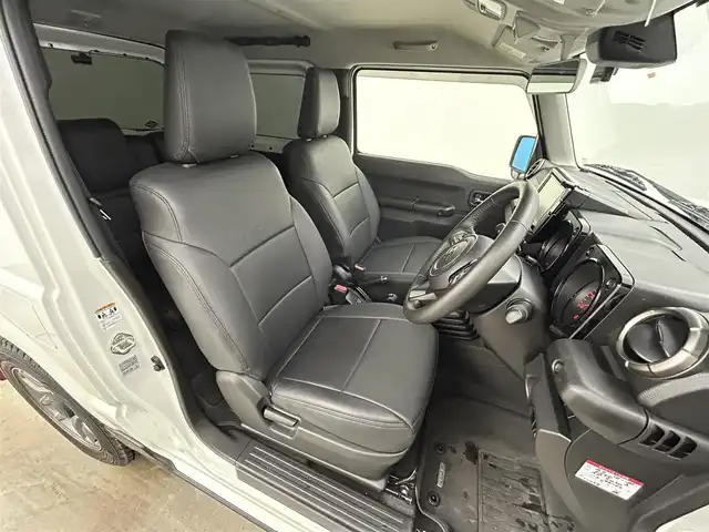 スズキ ジムニー XC 岡山県 2023(令5)年 1.8万km スターゲイズブルーパールメタリック 純正8型ナビ/・FM/AM/Bluetooth/フルセグ/CD/DVD/バックカメラ/社外マフラー/マッドフラップ/シートカバー/シートヒーター/LEDヘッドライト/ドライブレコーダー/スズキセーフティーサポート/・ディアルカメラブレーキサポート/・レーンキープアシスト/・クルーズコントロール/純正アルミ/フロアマット