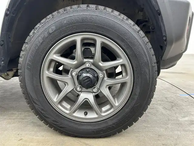 スズキ ジムニー XC 岡山県 2023(令5)年 1.8万km スターゲイズブルーパールメタリック 純正8型ナビ/・FM/AM/Bluetooth/フルセグ/CD/DVD/バックカメラ/社外マフラー/マッドフラップ/シートカバー/シートヒーター/LEDヘッドライト/ドライブレコーダー/スズキセーフティーサポート/・ディアルカメラブレーキサポート/・レーンキープアシスト/・クルーズコントロール/純正アルミ/フロアマット