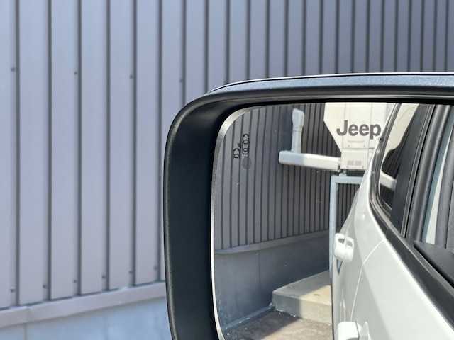 クライスラー・ジープ ジープ レネゲード トレイルホーク 青森県 2017(平29)年 5.9万km 白 4WD/アダプティブクルーズコントロール/ダウンヒルアシスト/パーキングアシスト/レーンキープ/ブラインドスポット/横滑り防止/盗難防止/ABS/純正ナビ/【USB/AUX/Bluetooth】/社外ポータブルナビ（CN-750D)/【ワンセグTV/SD】/バックカメラ/前後ドライブレコーダー/ETC/フォグランプ/HIDヘッドライト/純正フロアマット/純正17インチAW/スペアキー×１/保証書・取説/スマートキー/プッシュスタート