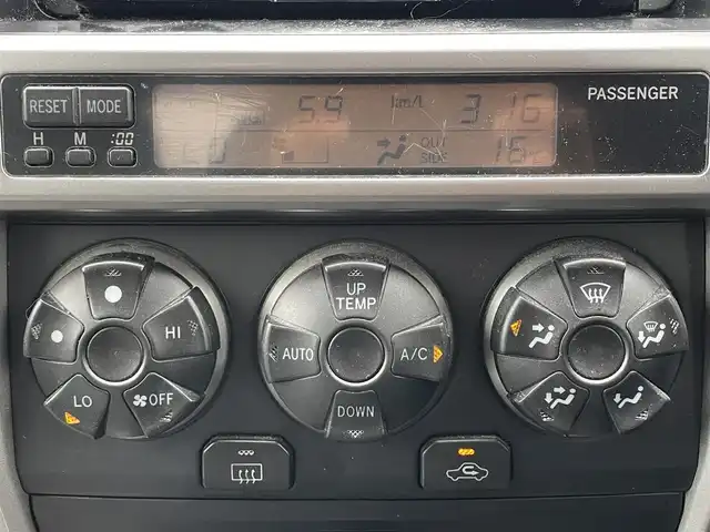 トヨタ ハイラックス サーフ SSR－X 滋賀県 2003(平15)年 11.2万km 黒 ナビ(carrozzeria)/・Bluetooth/・フルセグ/後席モニター（ALPINE)/４WD/デフロック/バックドア開閉ガラス/ドアバイザー/リフトアップ/リアフォグ