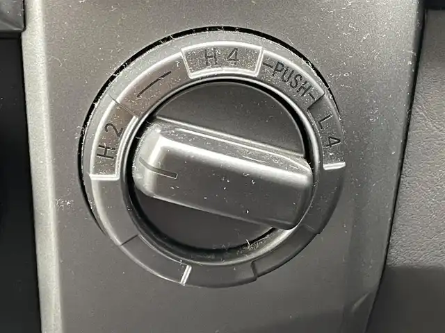 トヨタ ハイラックス サーフ SSR－X 滋賀県 2003(平15)年 11.2万km 黒 ナビ(carrozzeria)/・Bluetooth/・フルセグ/後席モニター（ALPINE)/４WD/デフロック/バックドア開閉ガラス/ドアバイザー/リフトアップ/リアフォグ