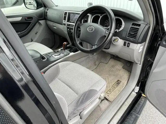 トヨタ ハイラックス サーフ SSR－X 滋賀県 2003(平15)年 11.2万km 黒 ナビ(carrozzeria)/・Bluetooth/・フルセグ/後席モニター（ALPINE)/４WD/デフロック/バックドア開閉ガラス/ドアバイザー/リフトアップ/リアフォグ