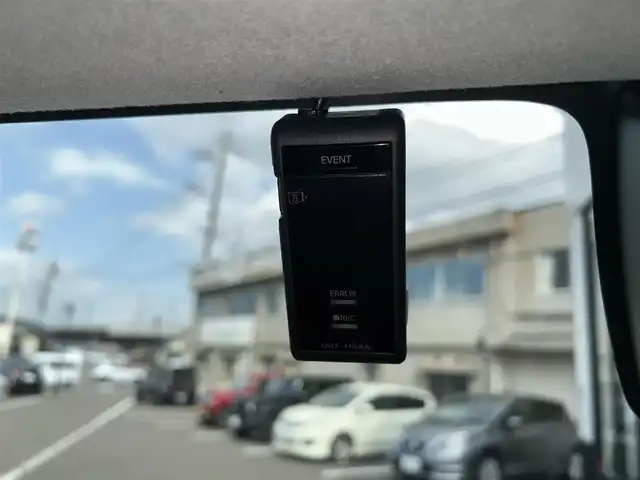 トヨタ タンク G コージーエディション 佐賀県 2019(令1)年 2.8万km パールホワイトⅢ トヨタセーフティセンス/・プリクラッシュセーフティ/・レーンディパーチャーアラート/・オートマチックハイビーム/クルーズコントロール/コーナーセンサー/純正SDナビ/・ワンセグTV/CD/BT/バックカメラ/純正ドライブレコーダー(DRT-H68A)/両側パワースライドドア/シートヒーター/プッシュスタート/ETC/ステアリングスイッチ/リアテーブル/フロアマット/スペアキー×１/取扱説明書/保証書