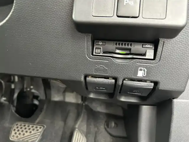 トヨタ タンク G コージーエディション 佐賀県 2019(令1)年 2.8万km パールホワイトⅢ トヨタセーフティセンス/・プリクラッシュセーフティ/・レーンディパーチャーアラート/・オートマチックハイビーム/クルーズコントロール/コーナーセンサー/純正SDナビ/・ワンセグTV/CD/BT/バックカメラ/純正ドライブレコーダー(DRT-H68A)/両側パワースライドドア/シートヒーター/プッシュスタート/ETC/ステアリングスイッチ/リアテーブル/フロアマット/スペアキー×１/取扱説明書/保証書