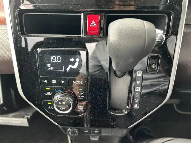 トヨタ タンク G コージーエディション 佐賀県 2019(令1)年 2.8万km パールホワイトⅢ トヨタセーフティセンス/・プリクラッシュセーフティ/・レーンディパーチャーアラート/・オートマチックハイビーム/クルーズコントロール/コーナーセンサー/純正SDナビ/・ワンセグTV/CD/BT/バックカメラ/純正ドライブレコーダー(DRT-H68A)/両側パワースライドドア/シートヒーター/プッシュスタート/ETC/ステアリングスイッチ/リアテーブル/フロアマット/スペアキー×１/取扱説明書/保証書