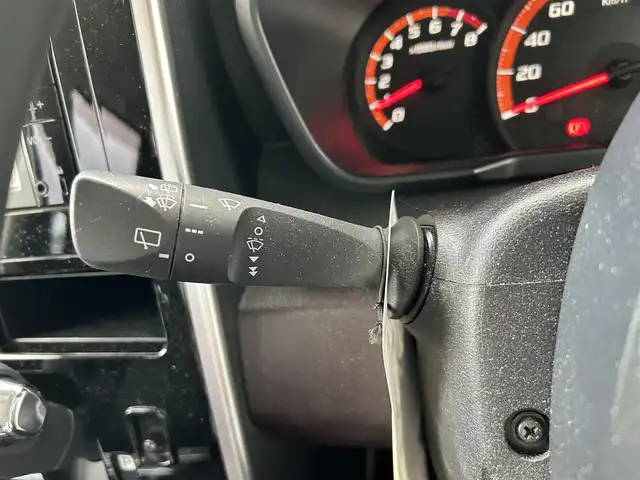 トヨタ タンク G コージーエディション 佐賀県 2019(令1)年 2.8万km パールホワイトⅢ トヨタセーフティセンス/・プリクラッシュセーフティ/・レーンディパーチャーアラート/・オートマチックハイビーム/クルーズコントロール/コーナーセンサー/純正SDナビ/・ワンセグTV/CD/BT/バックカメラ/純正ドライブレコーダー(DRT-H68A)/両側パワースライドドア/シートヒーター/プッシュスタート/ETC/ステアリングスイッチ/リアテーブル/フロアマット/スペアキー×１/取扱説明書/保証書