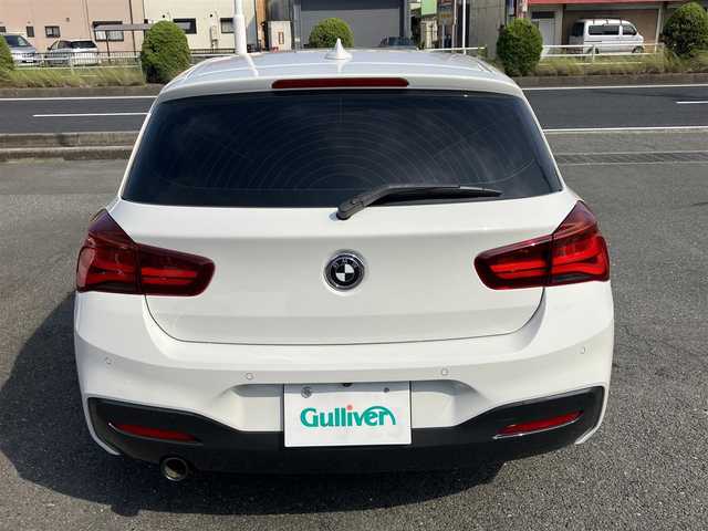 ＢＭＷ １１８ｄ Mスポーツ エディションシャドー 三重県 2019(令1)年 4.2万km アルピンホワイトⅢ ♪ターボ/インテリジェントセーフティ/レーンディパーチャーウォーニング/パークディスタンスコントロール/アクティブクルーズコントロール/純正ナビ/　・CD再生・DVD再生/　・BTオーディオ・USB/バックカメラ/スマートキー×2/プッシュスタート/黒革シート/前席シートヒーター/前席パワーシート(D席メモリ付き)/ドライブレコーダー(前後)/アイドリングストップ/コーナーセンサー/純正18インチAW/LEDヘッドライト/LEDフォグ/リアフォグ/オートライト/オートリトラクタブルミラー/ウィンカーミラー/革巻ステアリング/ステアリングスイッチ/フロアマット/スモークフィルム/ミラー型ETC/サイド/カーテンエアバック