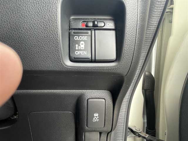 ホンダ Ｎ ＢＯＸ カスタム G Lパッケージ 和歌山県 2013(平25)年 7.7万km プレミアムホワイトパール (株)IDOMが運営する【じしゃロン和歌山店】の自社ローン専用車両になります。こちらは現金またはオートローンご利用時の価格です。自社ローンご希望の方は別途その旨お申付け下さい/純正ナビ/MSV、DVD、ワンセグTV/バックカメラ/スマートキー/スペアキー/プッシュスタート/純正フロアマット/片側パワースライドドア/社外14インチAW車載/オートライト