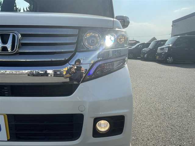 ホンダ Ｎ ＢＯＸ カスタム G Lパッケージ 和歌山県 2013(平25)年 7.7万km プレミアムホワイトパール (株)IDOMが運営する【じしゃロン和歌山店】の自社ローン専用車両になります。こちらは現金またはオートローンご利用時の価格です。自社ローンご希望の方は別途その旨お申付け下さい/純正ナビ/MSV、DVD、ワンセグTV/バックカメラ/スマートキー/スペアキー/プッシュスタート/純正フロアマット/片側パワースライドドア/社外14インチAW車載/オートライト