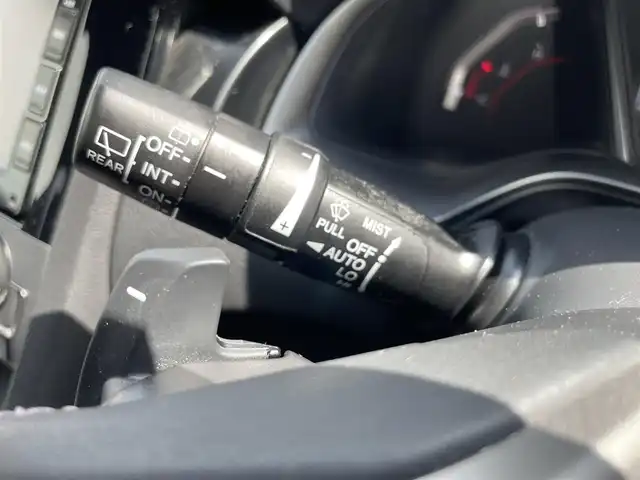 ホンダ シビック ハッチバック 熊本県 2021(令3)年 4.9万km ソニックグレーパール 純正ナビ/・AM/FM/CD/DVD/BT/SD/・フルセグTV/・バックカメラ/ホンダセンシング/・衝突軽減ブレーキ/・路外逸脱抑制機能/・アダプティブクルーズコントロール/・車線維持支援システム/・オートハイビーム/・標識認識機能/ビルトインETC2.0/ハーフレザーシート/・前席シートヒーター/・前席パワーシート/オートライト/・LEDヘッドライト/・フォグランプ/電動パーキングブレーキ/・オートホールドブレーキ/革巻きステアリング/・ステアリングスイッチ/・パドルシフト/電動格納ミラー/・ウインカーミラー/純正フロアマット/アイドリングストップ/プッシュスタート/スマートキー