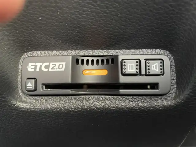 ホンダ シビック ハッチバック 熊本県 2021(令3)年 4.9万km ソニックグレーパール 純正ナビ/・AM/FM/CD/DVD/BT/SD/・フルセグTV/・バックカメラ/ホンダセンシング/・衝突軽減ブレーキ/・路外逸脱抑制機能/・アダプティブクルーズコントロール/・車線維持支援システム/・オートハイビーム/・標識認識機能/ビルトインETC2.0/ハーフレザーシート/・前席シートヒーター/・前席パワーシート/オートライト/・LEDヘッドライト/・フォグランプ/電動パーキングブレーキ/・オートホールドブレーキ/革巻きステアリング/・ステアリングスイッチ/・パドルシフト/電動格納ミラー/・ウインカーミラー/純正フロアマット/アイドリングストップ/プッシュスタート/スマートキー