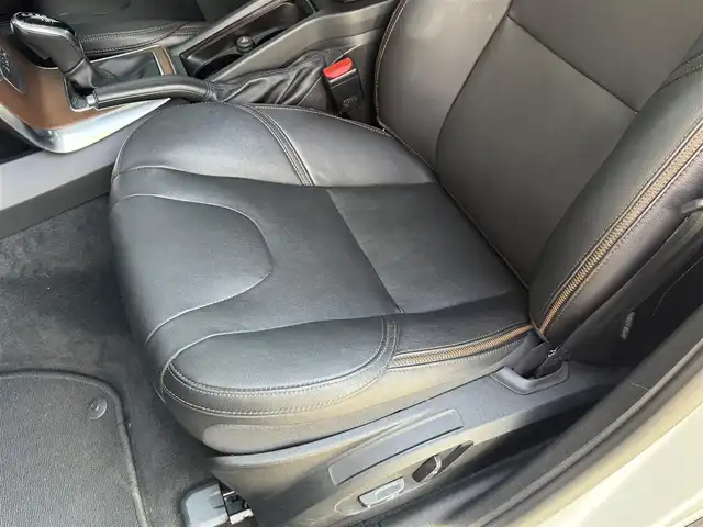 ボルボ Ｖ４０ クロスカントリー D4 サマム 和歌山県 2018(平30)年 4.3万km アイスホワイト ACC /ブラインドスポット /レーンキープアシスト /純ナビ/フルセグTV /Bカメラ /Bluetoothオーディオ /黒革シート /パワーシート /シートヒーター /前後ドラレコ /スマートキー /純17incAW /LEDヘッドライト /ETC/取扱説明書/保証書/スペアキー