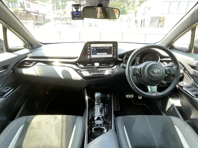 トヨタ Ｃ－ＨＲ S GRスポーツ 岐阜県 2020(令2)年 2.6万km ブラック/エモーショナルレッドⅡ 2トーン ワンオーナー/純正ディスプレイオーディオ/【フルセグテレビ．Bluetooth．AM/FMラジオ】/バックカメラ/クルーズコントロール追従走行有/横滑り防止装置/盗難防止装置/レーンキープアシスト/スマートキー/スペアキー/ドアバイザー/ウィンカーミラー/純正フロアマット/純正アルミホイール/電動格納ミラー/オートライト/オートマチックハイビーム/取扱説明書/保証書