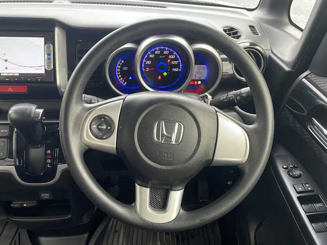 ホンダ Ｎ ＢＯＸ カスタム SSパッケージ 新潟県 2014(平26)年 3.2万km カトラリーシルバーM ナビ：VXM-155VXi/（BT/DTV/FM/AM/ワンセグ）/バックカメラ/両側電動ドア/スペアキー1本/ETC/純正14インチAW/純正フロアマット/ウィンカーミラー/フォグランプ