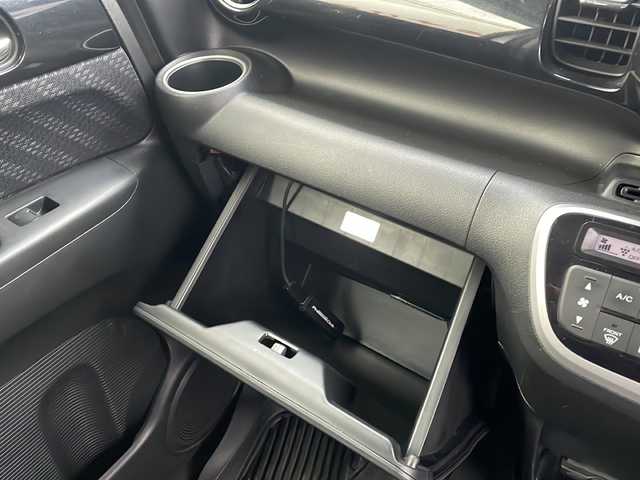 ホンダ Ｎ ＢＯＸ カスタム SSパッケージ 新潟県 2014(平26)年 3.2万km カトラリーシルバーM ナビ：VXM-155VXi/（BT/DTV/FM/AM/ワンセグ）/バックカメラ/両側電動ドア/スペアキー1本/ETC/純正14インチAW/純正フロアマット/ウィンカーミラー/フォグランプ