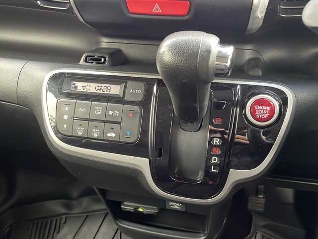 ホンダ Ｎ ＢＯＸ カスタム SSパッケージ 新潟県 2014(平26)年 3.2万km カトラリーシルバーM ナビ：VXM-155VXi/（BT/DTV/FM/AM/ワンセグ）/バックカメラ/両側電動ドア/スペアキー1本/ETC/純正14インチAW/純正フロアマット/ウィンカーミラー/フォグランプ