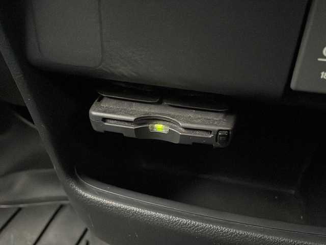 ホンダ Ｎ ＢＯＸ カスタム SSパッケージ 新潟県 2014(平26)年 3.2万km カトラリーシルバーM ナビ：VXM-155VXi/（BT/DTV/FM/AM/ワンセグ）/バックカメラ/両側電動ドア/スペアキー1本/ETC/純正14インチAW/純正フロアマット/ウィンカーミラー/フォグランプ