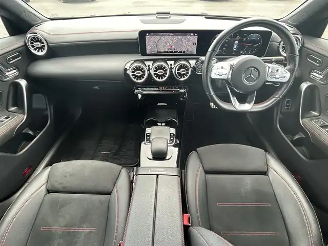 メルセデス・ベンツ ＣＬＡ２００ｄ AMGライン 静岡県 2020(令2)年 2.1万km コスモスブラック AMGライン/パノラミックサンルーフ/レーダーセーフティパッケージ/・アクティブディスタンスアシスト/・アクティブブレーキアシスト/・衝突軽減ブレーキ/・緊急回避補助システム/・渋滞時緊急ブレーキ機能/・ブラインドスポット/・レーンキープアシスト/・ステアリングアシスト/アドバンスドパッケージ/・360°カメラシステム/・ヘッドアップディスプレイ/・アドバンスドサウンドシステム/ナビゲーションパッケージ/Bluetooth/フルセグテレビ/ETC2.0/アンビエントライト(64色)/クルーズコントロール/パーキングアシスト/ハーフレザーシート/・前席シートヒーター/・前席メモリー機能付きパワーシート/純正18インチアルミホイール