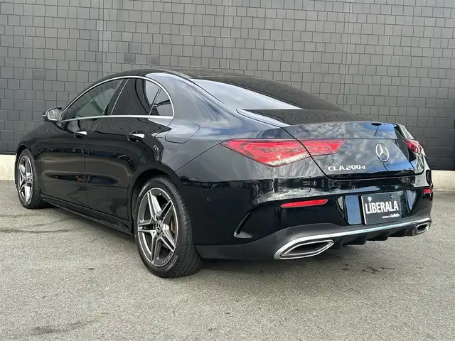 メルセデス・ベンツ ＣＬＡ２００ｄ AMGライン 静岡県 2020(令2)年 2.1万km コスモスブラック AMGライン/パノラミックサンルーフ/レーダーセーフティパッケージ/・アクティブディスタンスアシスト/・アクティブブレーキアシスト/・衝突軽減ブレーキ/・緊急回避補助システム/・渋滞時緊急ブレーキ機能/・ブラインドスポット/・レーンキープアシスト/・ステアリングアシスト/アドバンスドパッケージ/・360°カメラシステム/・ヘッドアップディスプレイ/・アドバンスドサウンドシステム/ナビゲーションパッケージ/Bluetooth/フルセグテレビ/ETC2.0/アンビエントライト(64色)/クルーズコントロール/パーキングアシスト/ハーフレザーシート/・前席シートヒーター/・前席メモリー機能付きパワーシート/純正18インチアルミホイール